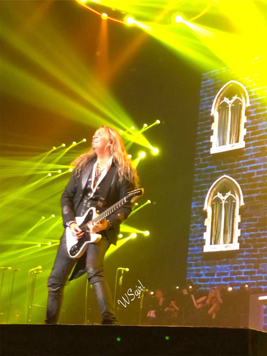 WSnakewoman's tweet photo. Detroit,MI your turn for 2 TSO shows today coming your way to light up Little Caesars  Arena! #TSOtime #TSO20 🎸🔥🎸🤘✌️🙌🎄🎶😎#Christmas https://t.co/zblsGuYY3b