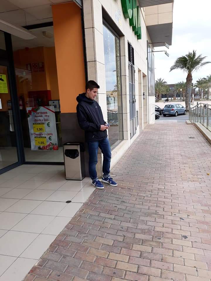 _LoNuestro_'s tweet photo. 🛒 Recogida de alimentos está mañana el Elche. 

🙌🏻 Una vez más agradecer a los vecinos su colaboración y el interés mostrado. 

🇪🇸 Elche siempre solidaria y libre de endofobia. 

#LoNuestroAlicante #PrioridadNacional #Elche https://t.co/ix7rYBPZuS