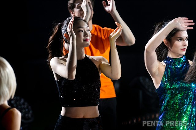 eunju975's tweet photo. #YunaKim #김연아
#RevolutionOnIce 2018
#ROIMadrid
12/28
#HouseofWoodcock
#Allofme https://t.co/mkHrnY3f82