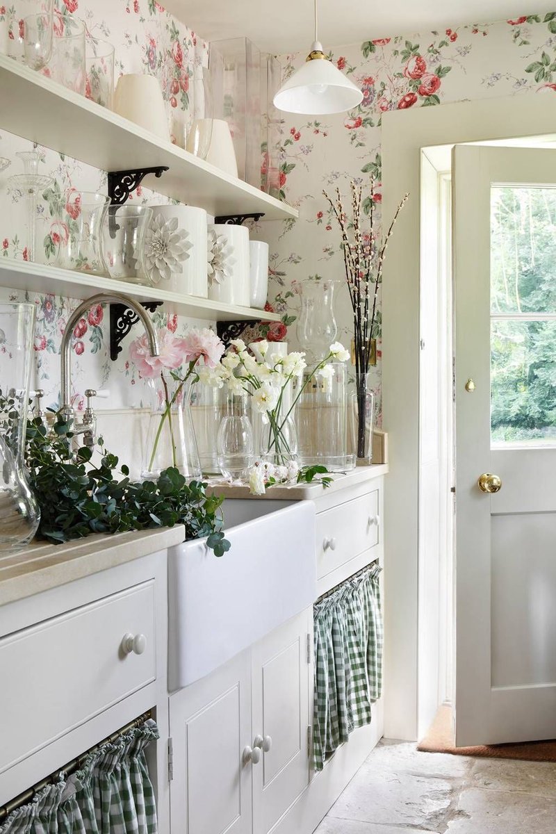 _houseandgarden's tweet photo. An eighteenth-century rectory in the Cotswolds with utterly lovely interiors: https://t.co/K2y0OISsun https://t.co/UFkPHz3hJo