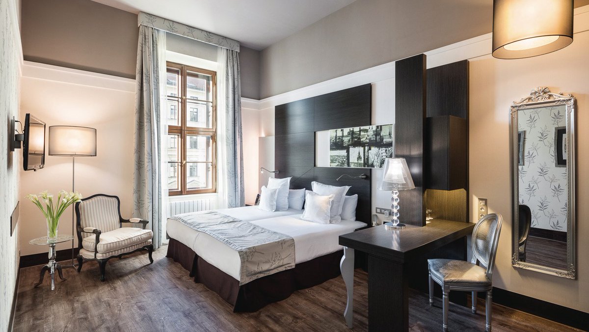 barcelohoteles's tweet photo. Inspired by the city of #Brno, the rooms #BarceloBrnoPalace have a unique flair. https://t.co/gHe3NS6bAi #BeautifulHotels #CzechRepublic https://t.co/miv8LtmVTa