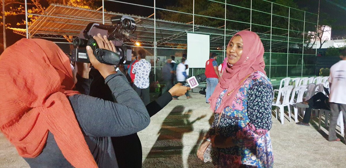 MaleCitymv's tweet photo. In collaboration with @HPA_MV @MRC_MLE an info session for our expat workers &amp;their friends was held. 
Facilitated by: HPA&amp;MRC
Organized by: Male City Council, HPA &amp; MRC.
Mosquito repellants,hand sanitizers,&amp;campaign shirts will be distributed with assistance frm @WHOMaldives https://t.co/B1xExpo6Y8