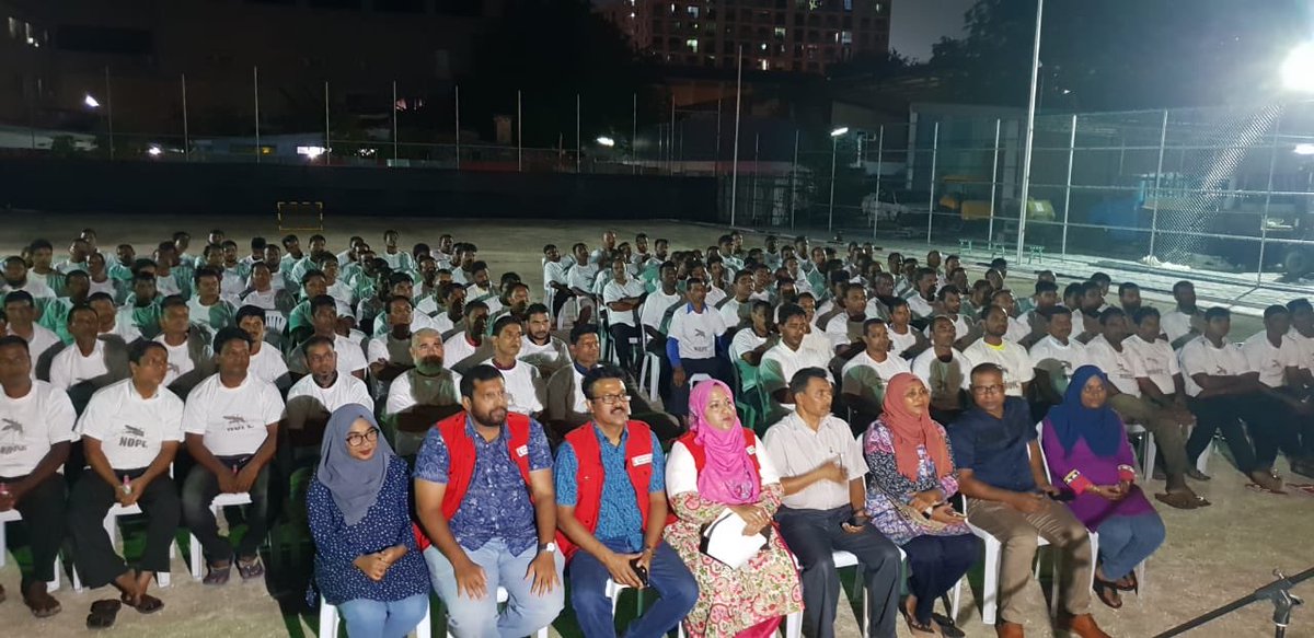 MaleCitymv's tweet photo. In collaboration with @HPA_MV @MRC_MLE an info session for our expat workers &amp;their friends was held. 
Facilitated by: HPA&amp;MRC
Organized by: Male City Council, HPA &amp; MRC.
Mosquito repellants,hand sanitizers,&amp;campaign shirts will be distributed with assistance frm @WHOMaldives https://t.co/B1xExpo6Y8