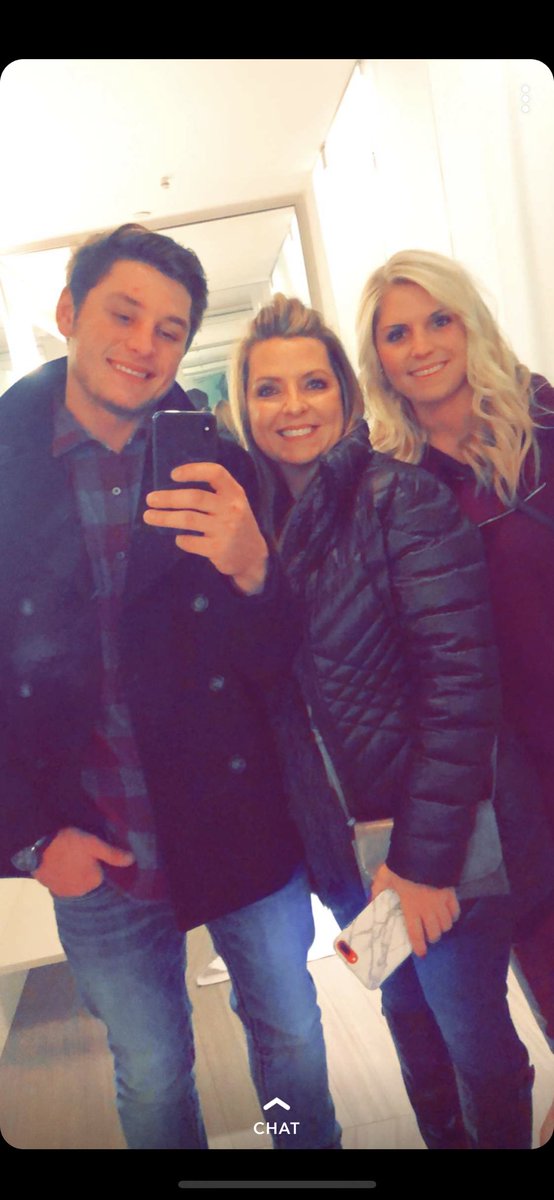LindsayHalter's tweet photo. We came, we ate, we walked (ALOT), we conquered 💪🏼 #NYC #NEWYORK https://t.co/cGZIgFmwrb