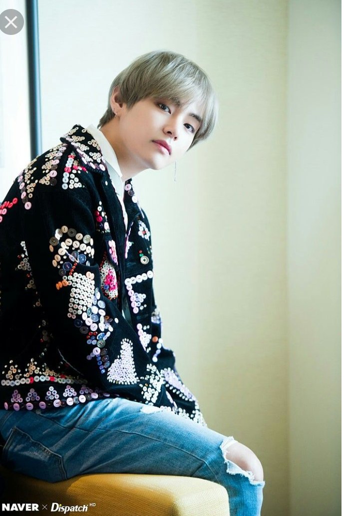 Joumena7B's tweet photo. Taeee 생일 축하
#singularitybts #singularitytaeday #wepurpleyoutaehyung #vbts #happytaehyungday #happybirthday #v #stigmabtsv #happy_virthday #bts #bighitent #vday #gucciboytae #ourmultitalentedtaehyung #WE_PURPLE_V #BTS 💜💜💜💜❤❤⚘🌹❣💟💙💙🥀 https://t.co/tkVY7le2MV