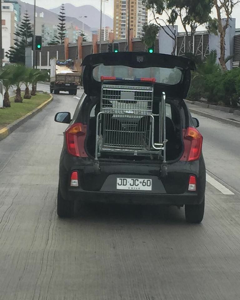 Foto denuncia de hoy ¿Porque hay personas que se roban los carros de los supermercados ? #Antofagasta