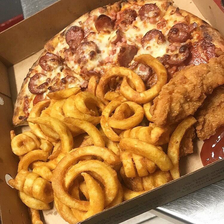 Pizzarackardboe's tweet photo. A Pizza kind of night @Pizzarackardboe https://t.co/uIezgSYvBq