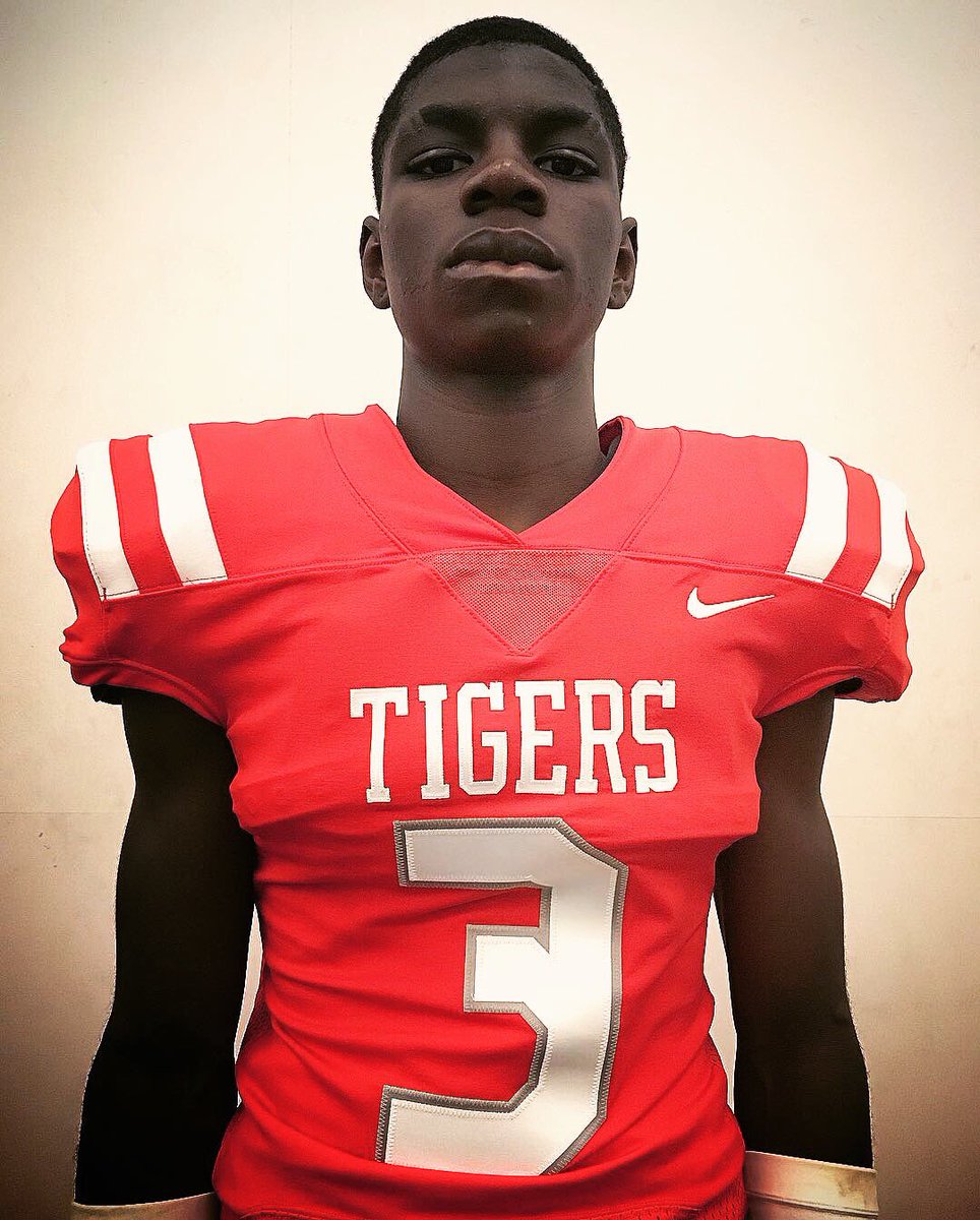 EufaulaFootball's tweet photo. Congratulations to Korean Gosha on getting an offer from Rochester Community and Technical College! #TigerNation @kay_Gee36 https://t.co/bmoeAxk4dA