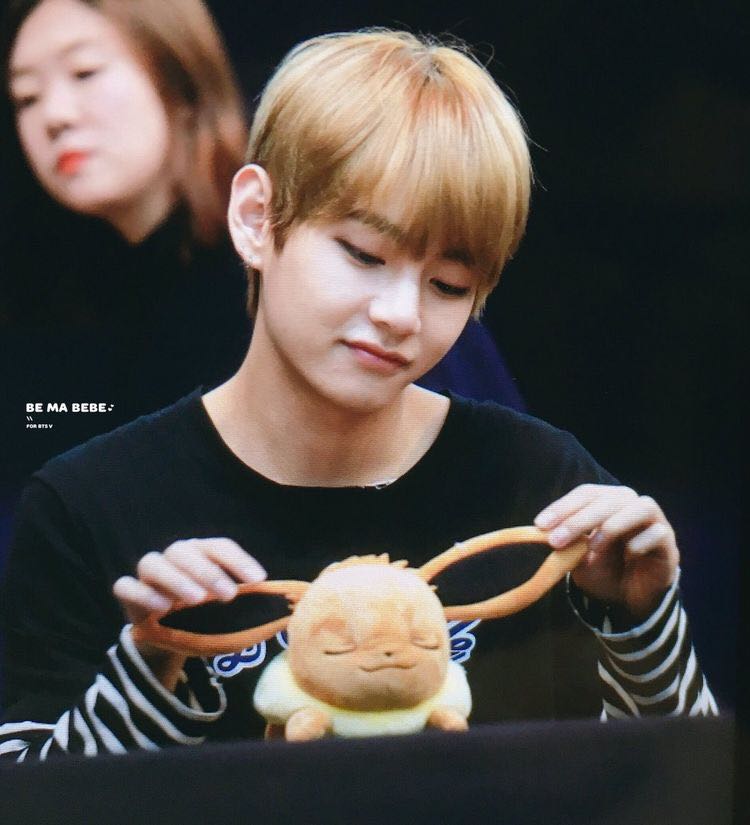 ch_y27's tweet photo. Happy birthday 💜
#SingularitaeDay #WE_PURPLE_V # https://t.co/D13ACHLKoG