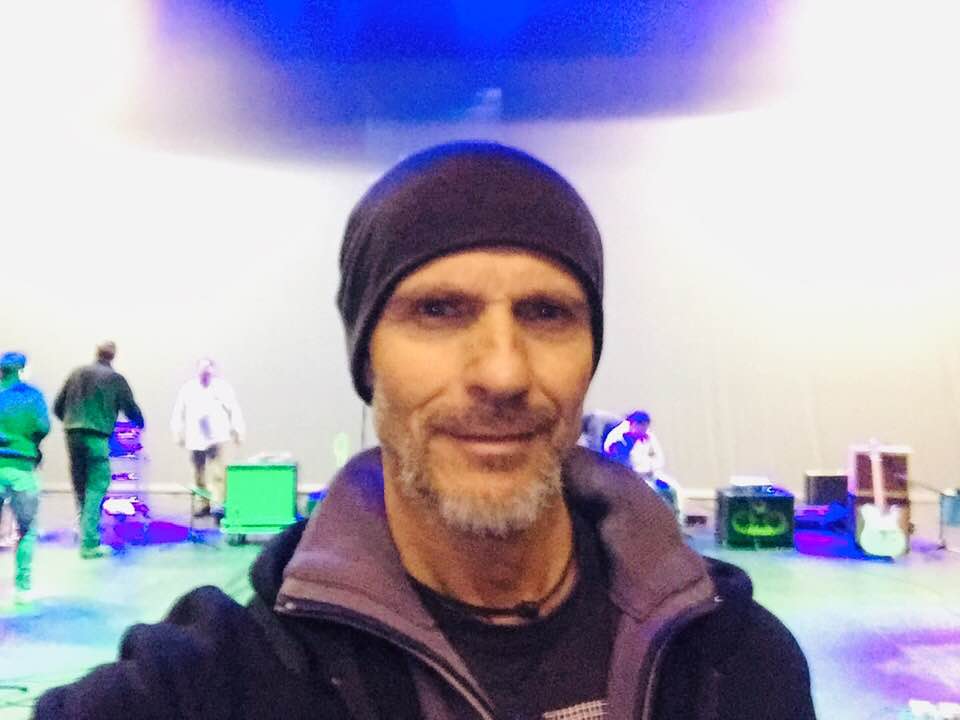 melopea1990's tweet photo. Roadies y selfies. https://t.co/bc2EI08twc
