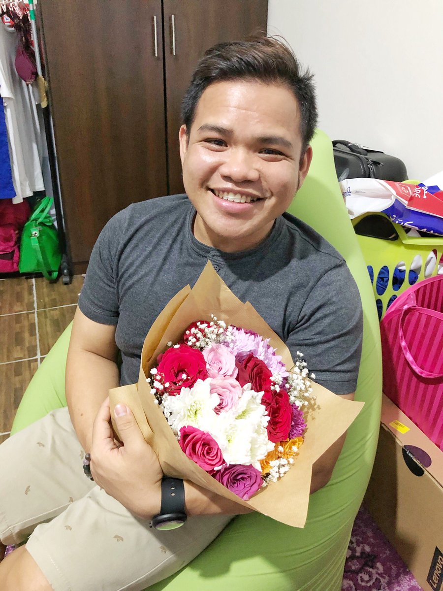 Lavwin's tweet photo. Always want to have a bouquet of flowers, but still waiting for someone to give me ๐โค๏ธ๐ #flowers #waitingfortherightone https://t.co/6GbLj2OE8t