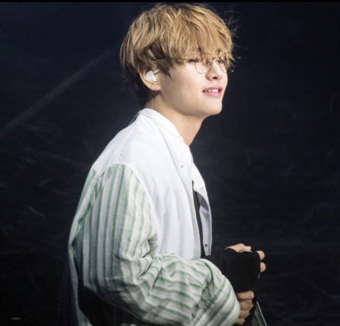 imbangshook's tweet photo. happy birthday taehyung 💜 ilyyy
#singularityday #taehyungbirthday #태태 #태형 https://t.co/vL817dB5m6