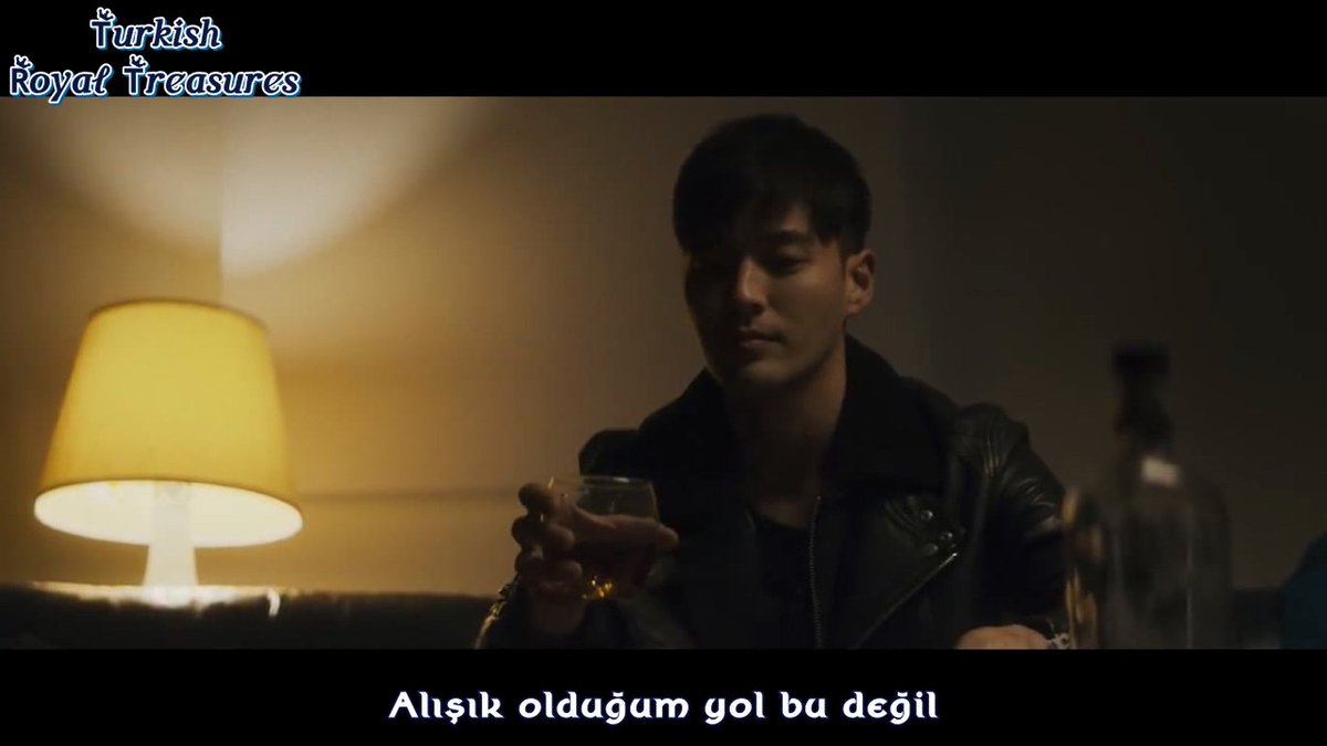 RoyalPiratesTR's tweet photo. Karanlıkta acılar içinde tek başınıza savaşırken yalnız olmadığınızı hatırlamak ve bir ışık yakmak isterseniz The Light size yardımcı olacaktır 😊 James'in duygu dolu single'ı Türkçe Altyazılı olarak sizlerle! 

https://t.co/LNv3w05Sip https://t.co/F6FnXWMjma