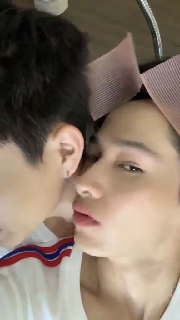 Pachikann's tweet photo. หลักฐานปลากรอบการสรุปคดีแบบที่2
ชื่อภาพ: สายตาพิคาดของชายน้อย
#OGdetective https://t.co/fH2nSyWivn
