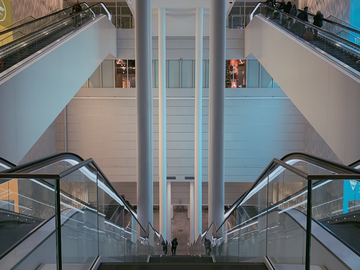 Casey's tweet photo. German airport symmetry https://t.co/kugrCUIYGT
