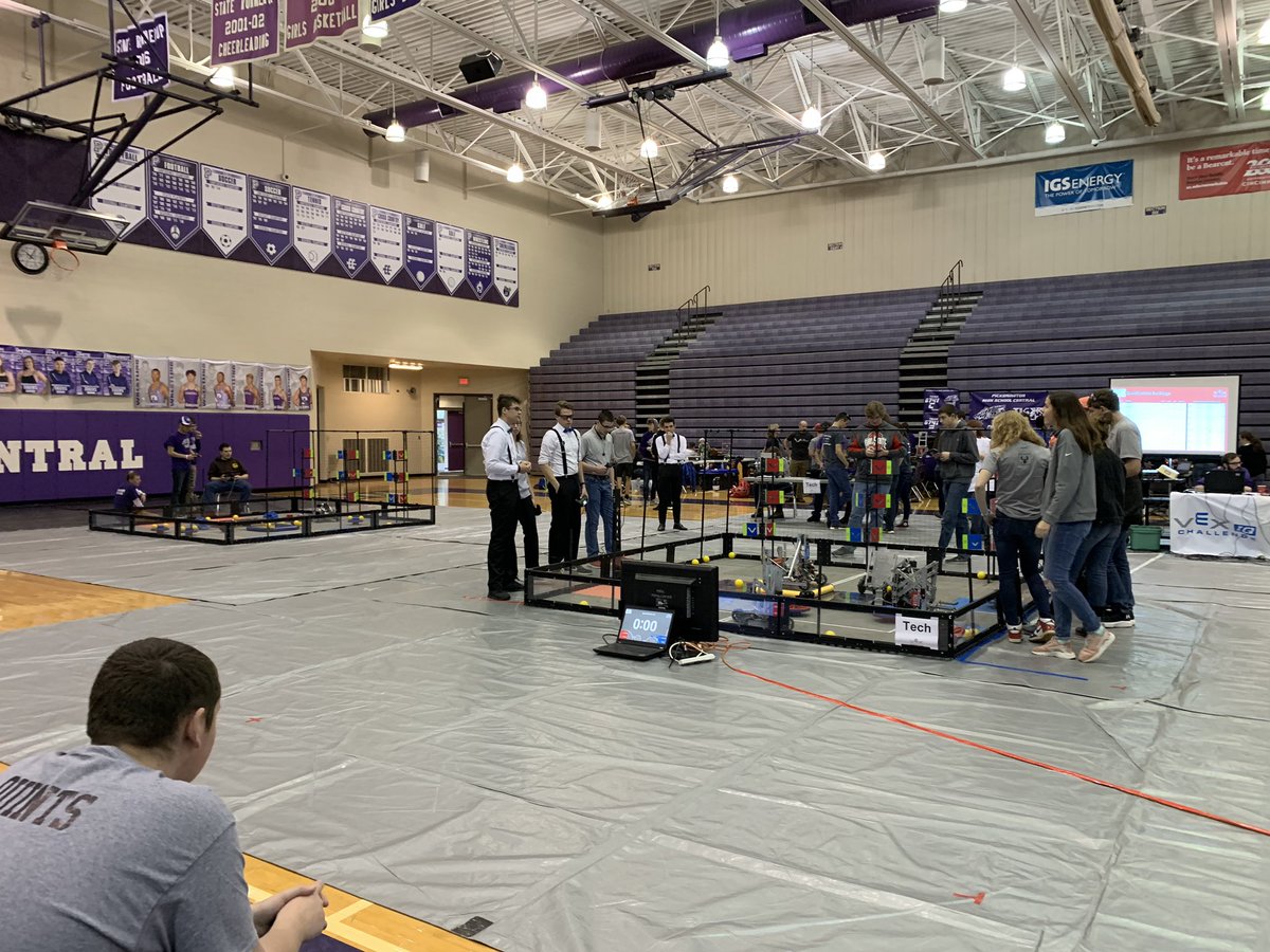 teachFROGS's tweet photo. @PLSD way to go Tiger Tech! We are having a blast at the Pickerington Vex Robotics Competition. Please come out and see their hard work! #TigerTech #VexRobitics https://t.co/2ZZ75x8WYx