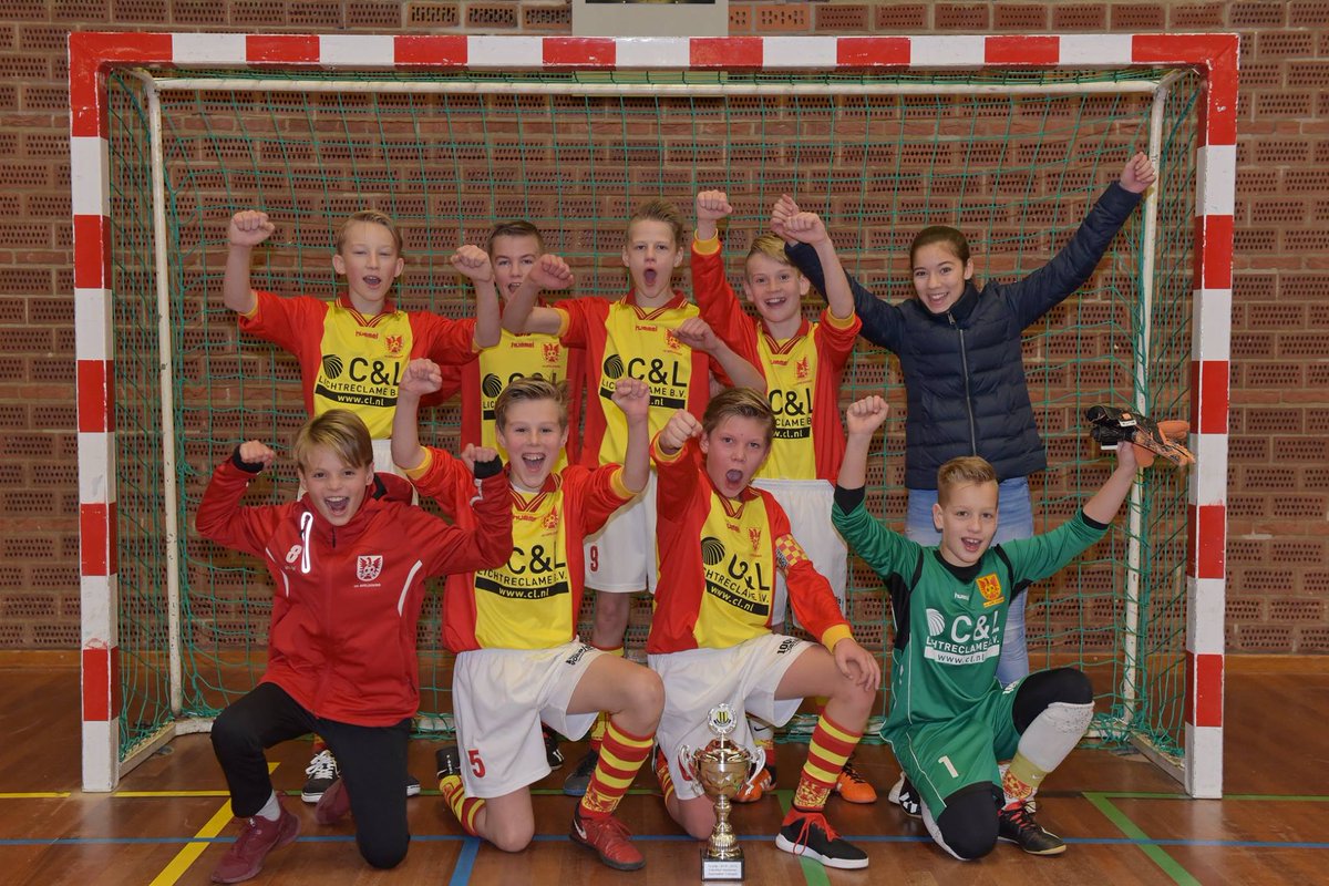 csv_apeldoorn's tweet photo. #CV3D | Op de Columbia Veeneman Driedaagse hebben de JO13, JO15 en JO17 het toernooi weten te winnen! De JO11 en JO19 eindigden respectievelijk op de derde en tweede plaats.
Alle uitslagen en foto's van vandaag: https://t.co/ThuiStfTeE https://t.co/npak0heiIa