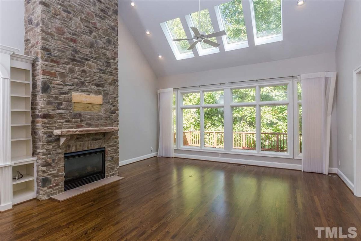 GovernorsClubNC's tweet photo. LOCATION, LOCATION, LOCATION… This beautiful home is located in the Stone Brook community at Governors Club. https://t.co/sWgRStidE6 https://t.co/eIQArK2RcE