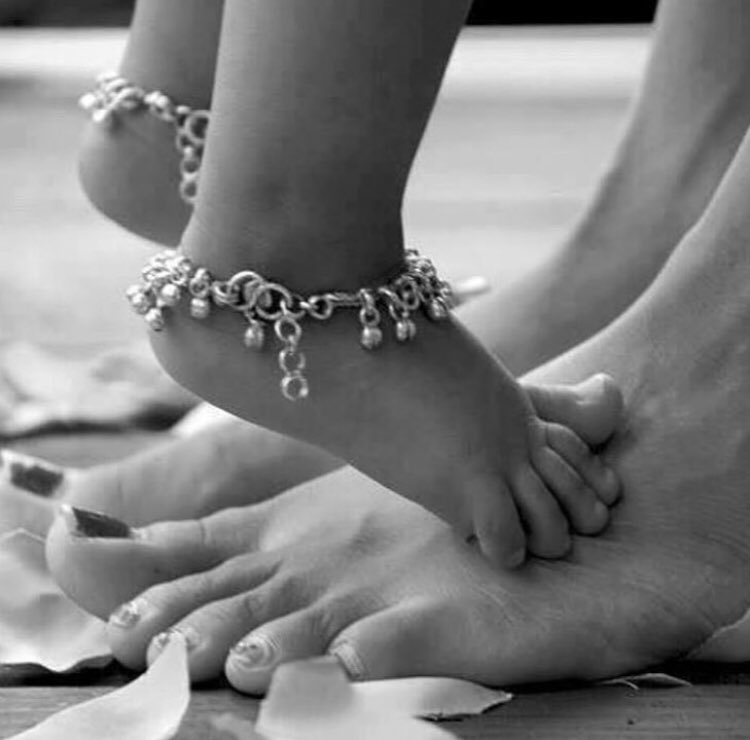 mar_de_sirena's tweet photo. @HotmaiBill @satishc36366576 @bynsny @jack @HindiZahra @ianbremmer @kovacs_music @nightcollage @RickRubin #GraTiTuDe📧🐦DM💌for YOUR #TrusT🙏
#TwiTTerSaTurnSaTurDay🐦PaZ
#DanceIsHealth🕺🐦💃#DanceAsYOUWant
#DaLeDance🌊#MoveYOURBeing
Aquecendo💃🐦🕺Vamos!
👇
Ritmo Mexicano🇲🇽🎵#MCGW | #FitDance TV (Coreografia) #Dance Video
Rabiola🎵#McKevinho | FitDance TV (Coreografia) Dance #Video https://t.co/0UXM9BhpB4
