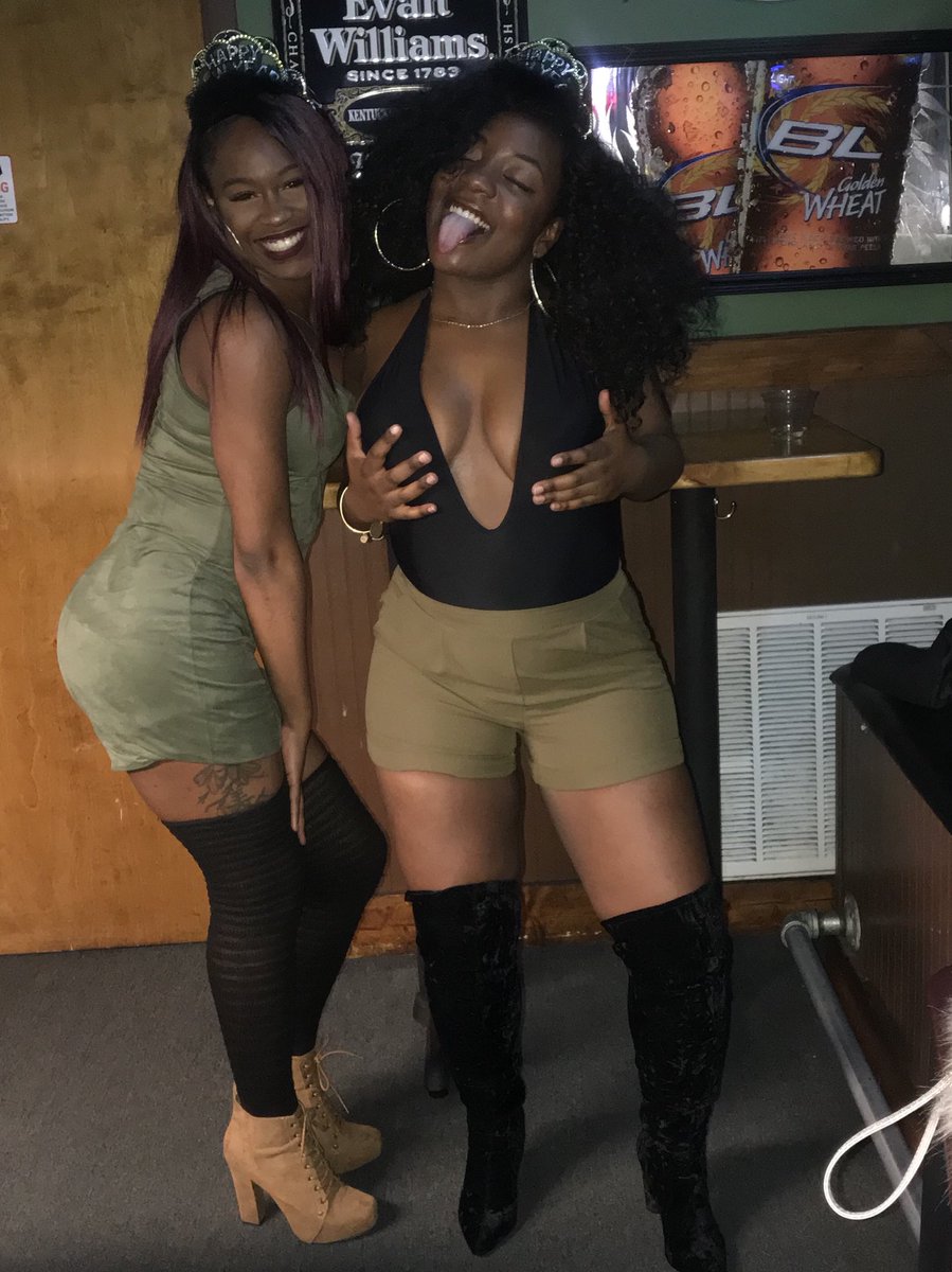 ayeekesh's tweet photo. My baby birthday tomorrow. We out hereeeeeeee #242424. 💃🏾💃🏾#TwitterlessDee ❤️ https://t.co/XCnvOLjPy6