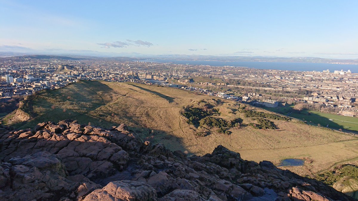 daveypick75's tweet photo. Top of Arthur's seat Edinburgh, a two hour hike.... with man flu 🥶😱...... @jennifer83uk https://t.co/mzaAhov89F