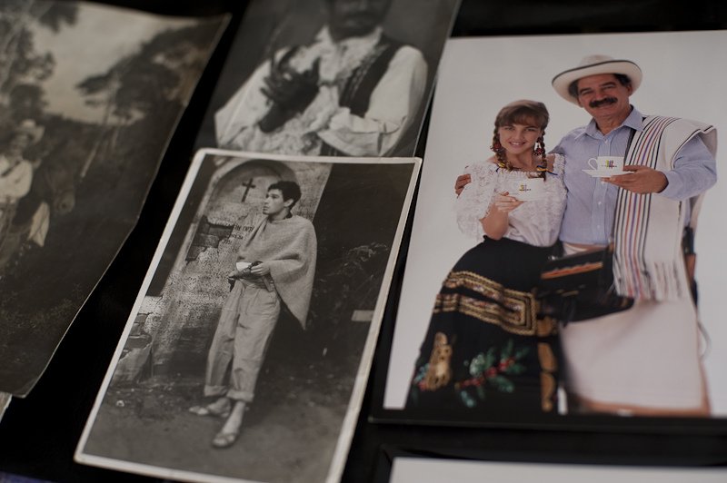 CafedeColombia's tweet photo. Lamentamos profundamente el fallecimiento del Señor Carlos Sánchez quien dio vida al personaje Juan Valdez durante muchos años, y quien llevó con orgullo el nombre y el trabajo de los caficultores colombianos por el mundo. Recordamos y rendimos homenaje a su memoria. https://t.co/7bI93iV8yI