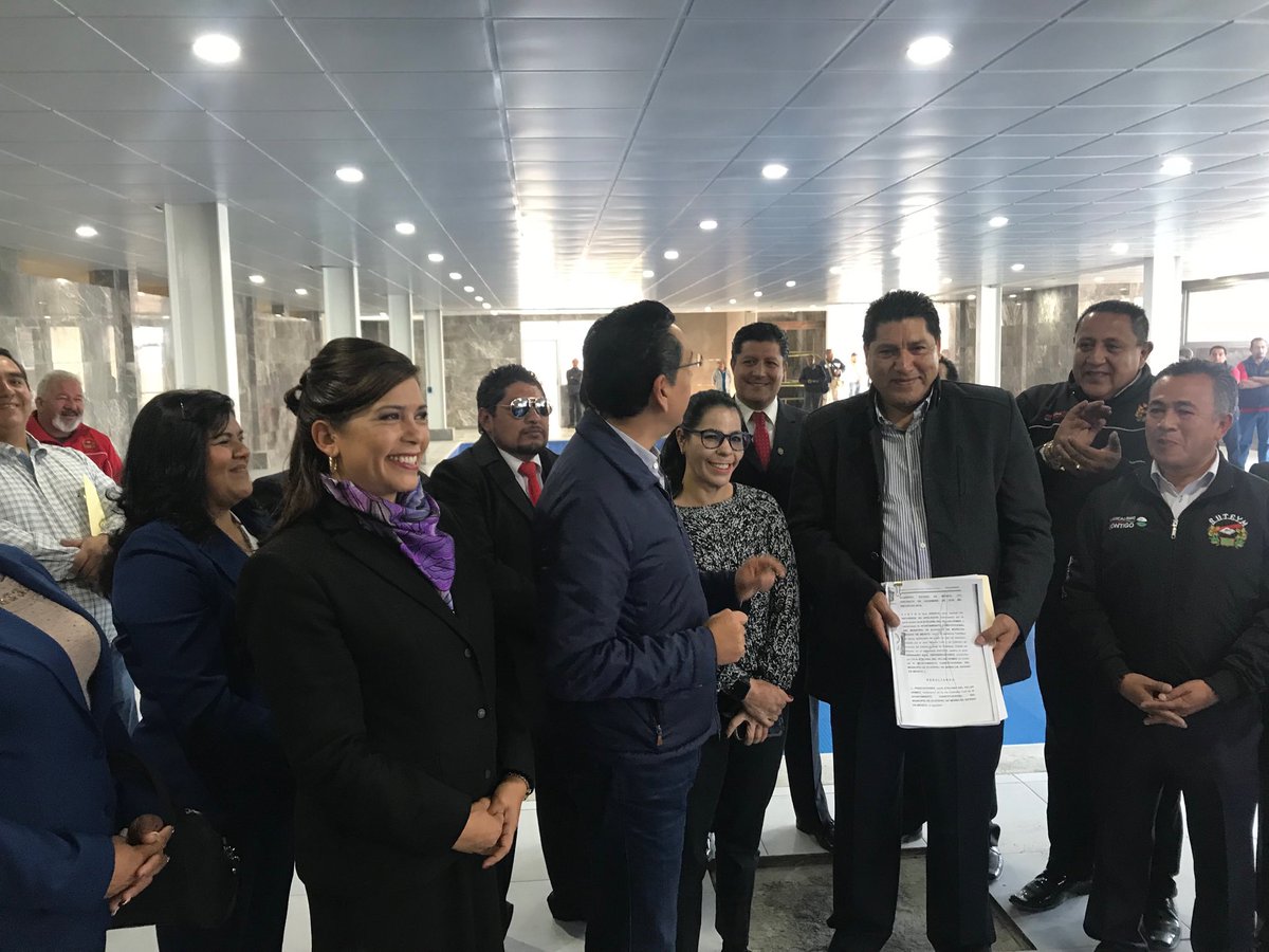 Bren_Alvarado's tweet photo. Gracias por invitarme a conocer el avance de la gran obra del Centro  Cultural y Recreativo #Suteym, en horabuena a tod@s l@s que pertenecen al gremio Ecatepec felicidades! #RamiroIbarra 
⁦⁦@Herminio_CahueC⁩ ⁦@indalecio_r_v⁩ ⁦@alfredodelmazo⁩ https://t.co/OUiEdeRNQV
