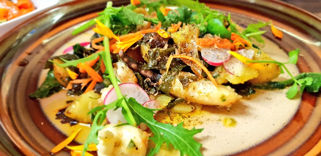 @chefnoelk (@chefnoelk1) on Twitter photo A taste of winter, crab claws, prawns in <a href="/DrummondHGarlic/">DrummondHouse Garlic</a> scented butter <a href="/BallymakennyF/">Ballymakenny Farm®</a> potato, foraged sealettuce, wild Irish black truffle A taste of winter, crab claws, prawns in <a href="/DrummondHGarlic/">DrummondHouse Garlic</a> scented butter <a href="/BallymakennyF/">Ballymakenny Farm®</a> potato, foraged sealettuce, wild Irish black truffle