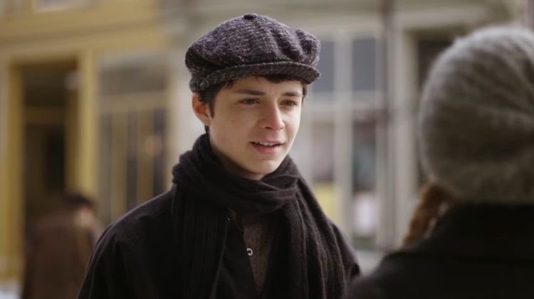 shilbertsoftie's tweet photo. reminder that even tho anne at first tried to ignore him, avoid him and eventually hit him with a slate, gilbert never talked bad about her, tried to take the blame for her, fought &amp; defended her against her bully and always tried to get her attention, this boy rlly is so in love https://t.co/AePWJB9eih