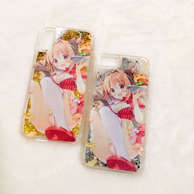 グリッタースマホケース✨✨
ラメの色と大きさが違いますよ〜 