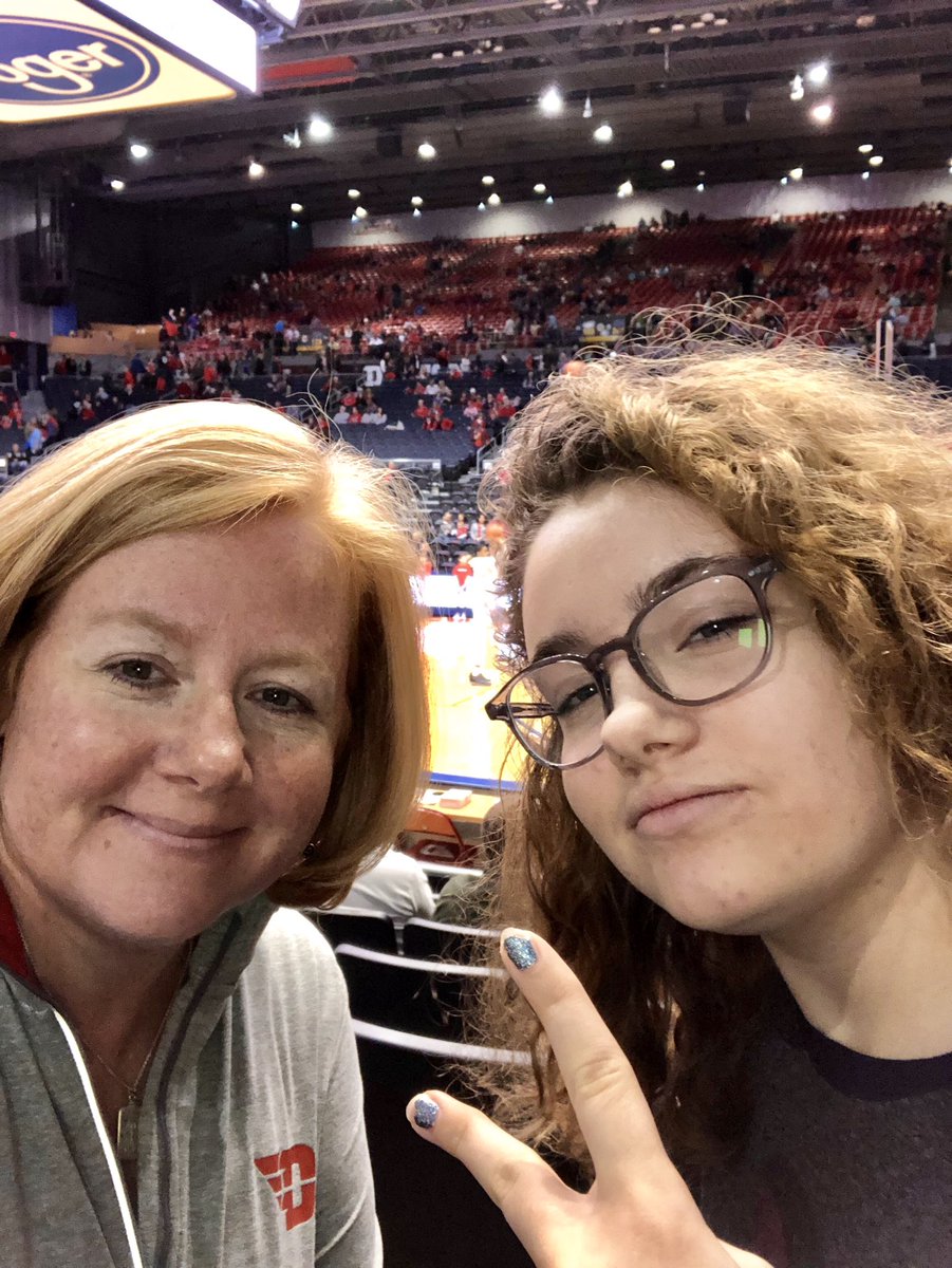 golfinmumma's tweet photo. Let’s GO Flyers! #LOWD #Dayton6th #PlayMoBamba https://t.co/pYvpvHfpQP