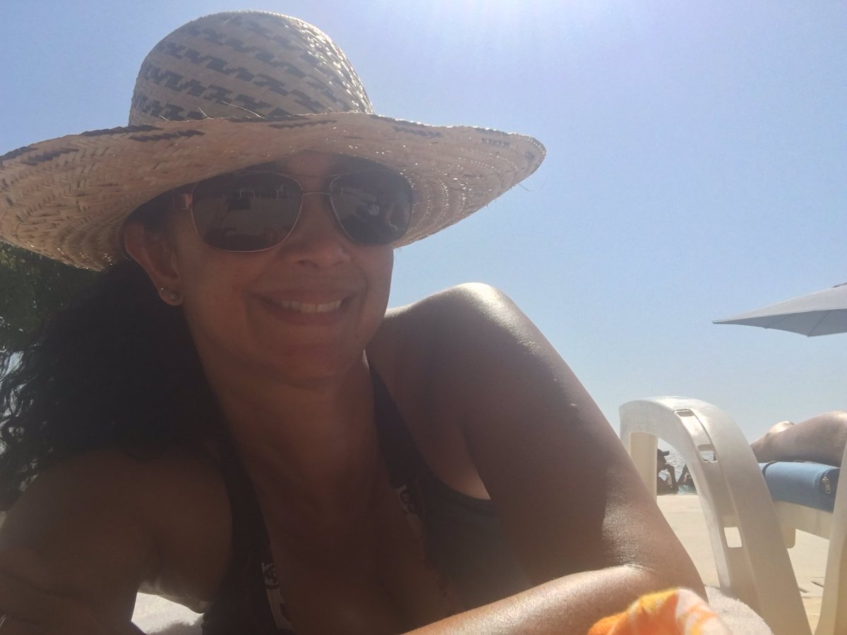 mf_morales's tweet photo. En el #mar la vida es más sabrosa!!!
#sunshine #summertime #sunshineday #sunshinemakesmehappy #nature #sunshine_and_shorelines #sunshiner #sunshinegirl #sunshineyday #love #sunshineandsmiles #sunshineaddicted #summergirl #beach #island #islandtime🌴 #friendship #happiness https://t.co/mbbnapDrfq