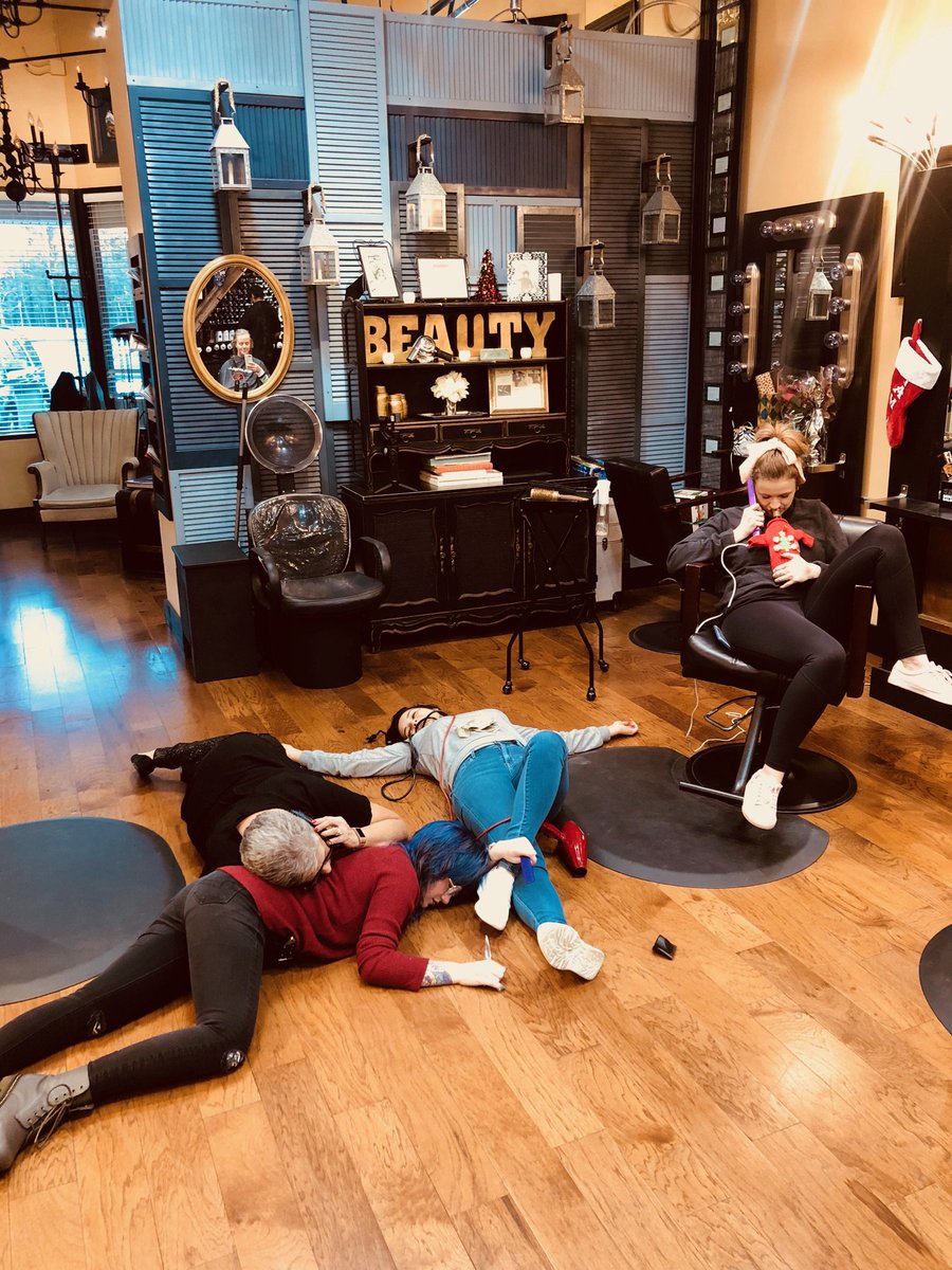 The #holidaycraze has us like...
.
#skyparlorsalon #raleighsalon #raleighhair #raleighstylists #holidays #holidaycrazy #holidaycraziness #salon #hairsalon #salonfamily #holidaysgotuslike #behindthechair #salonhumor #newyearready