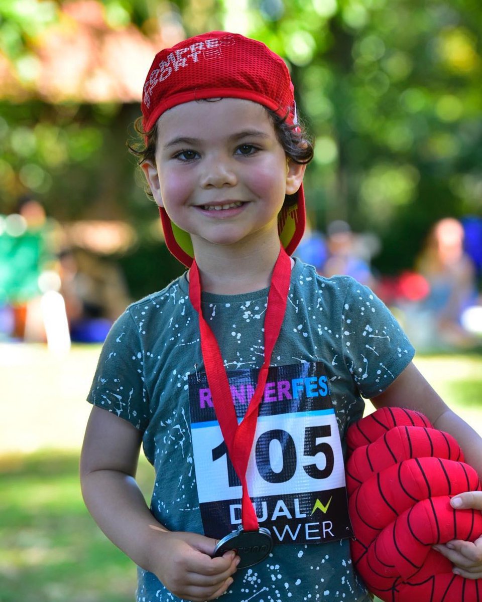 iloverunn's tweet photo. Cuando alguien nos etiqueta en sus primeros 5k.
En su primer carrera de Trail.
O su primer 42k, nos llena de emoción.

Cuando Panchi lo hace con esta enorme sonrisa para contarnos q corrió su segunda #runnerfest nos llena el ❤️.

Somos Pasión .
Somos Running .
Somos iloverunn . https://t.co/r5MoA1QR24
