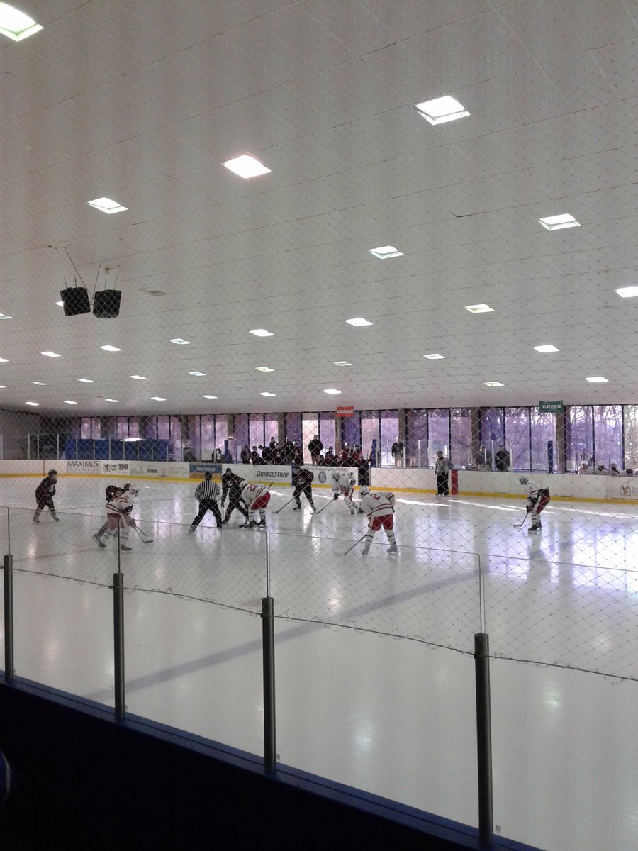 CRHRHockey's tweet photo. Back at the live action: @SpaldingHockey versus @SICPBoysHockey @FriendsofFDIA @NCHT_TCPH @WashPostHS @DMVHockey @jkitsjulia #PurplePuck #HockeyInDC #CavsWolfpack https://t.co/mw9Ybix5zc