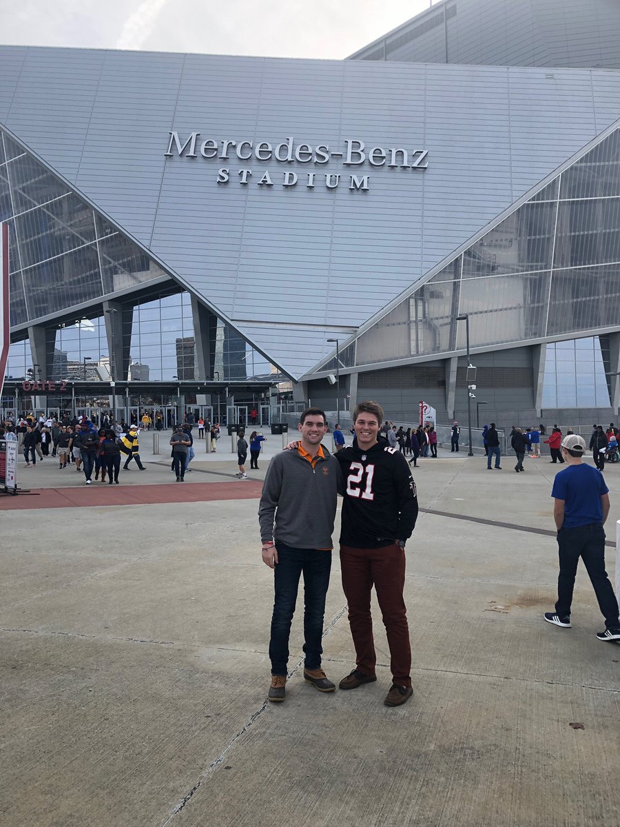 kimadki66792's tweet photo. Best buds @CFAPeachBowl making memories @bsa418 https://t.co/wXKqbPnsUe