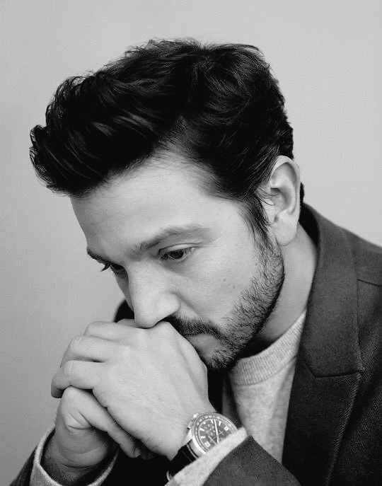 Happy birthday to mr diego luna !!! our cassian andor !! 