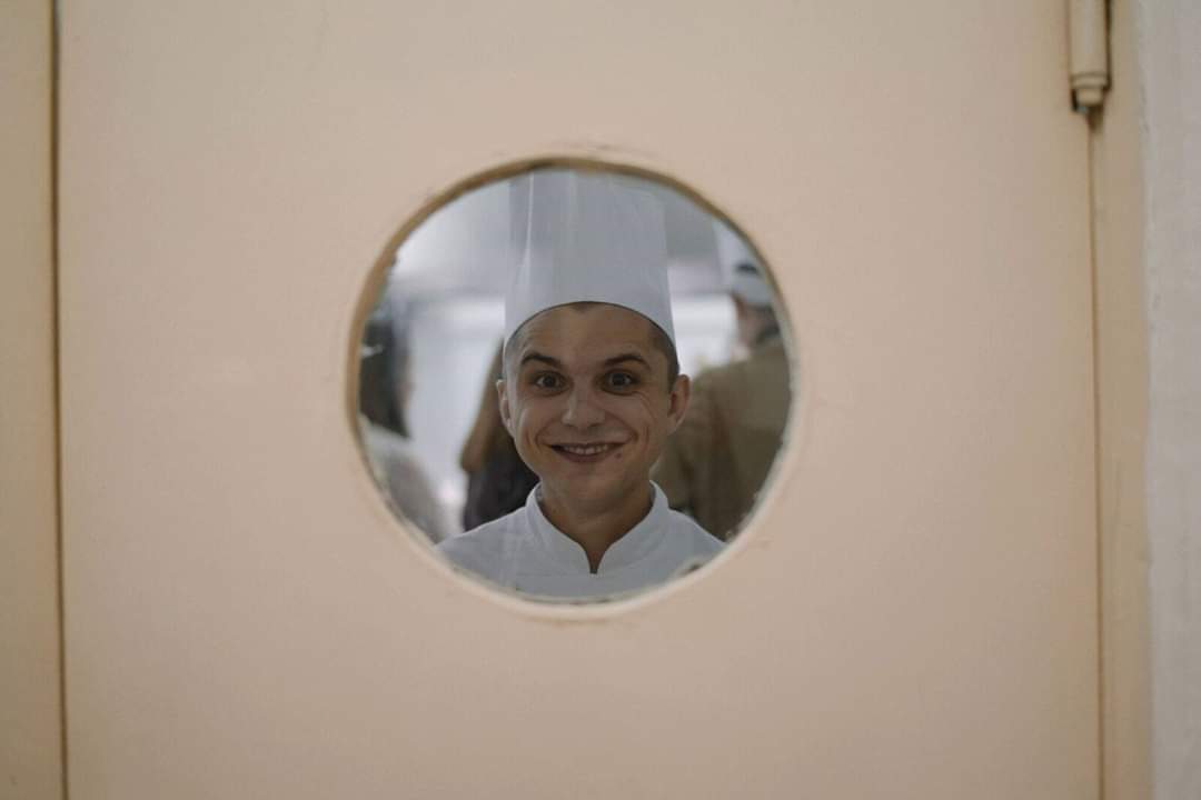 Chef_anton1o's tweet photo. 😁#smile #chef #circle #happychild #greatpictures 🤗😎😘 https://t.co/BdSdYweYdI