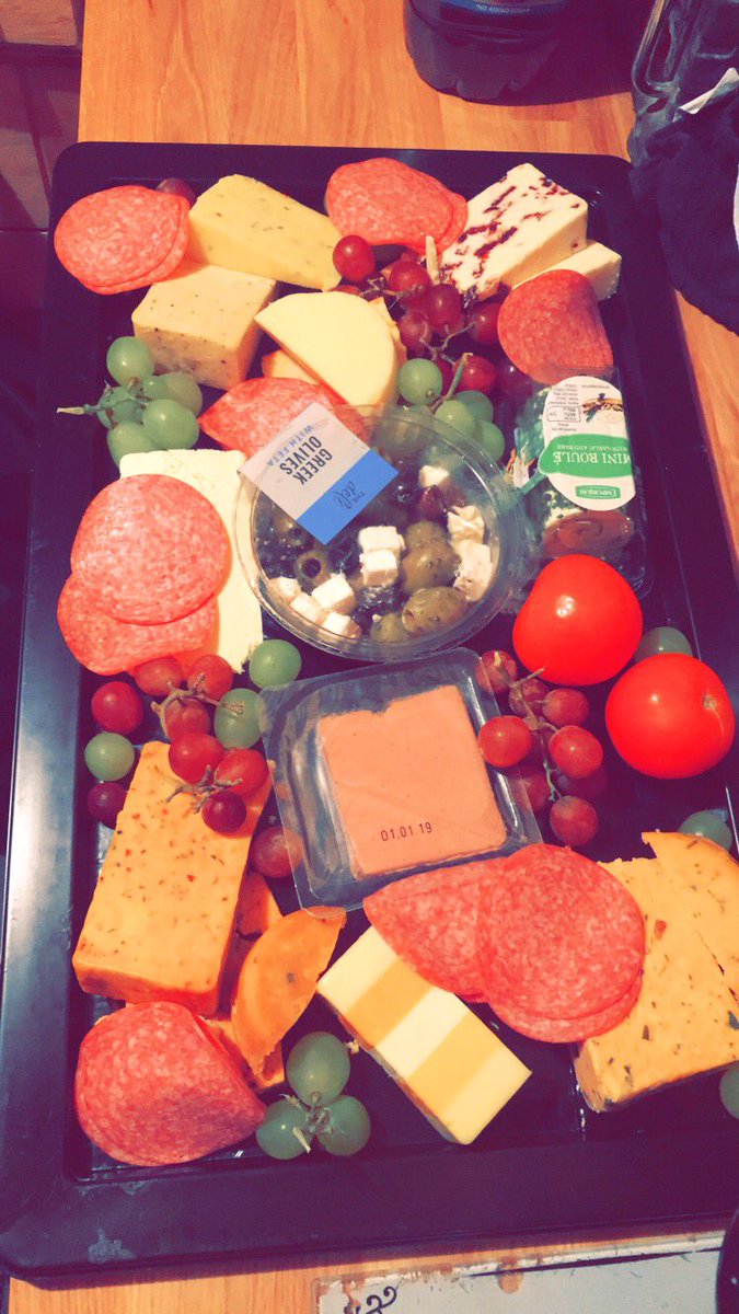 ShelleDouglas's tweet photo. Annual cheese board get together #getsliminjan! #cheeese @steny30  @ciaradouglas93 @ladouglas83 @Jj_steny30 https://t.co/1Yd80CFIZF