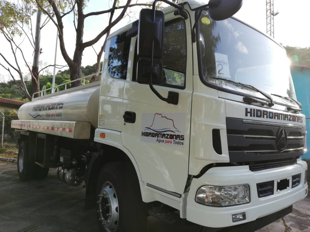 GOB_MiguelR's tweet photo. Se avecina una temporada calurosa y probablemente una de las mas fuertes de los últimos años, estamos trabajando día y noche para prepararnos con antelación y garantizar el suministro de agua en #PuertoAyacucho 
#YoCreoEnAmazonas 2/3 https://t.co/J1004Pxrp4