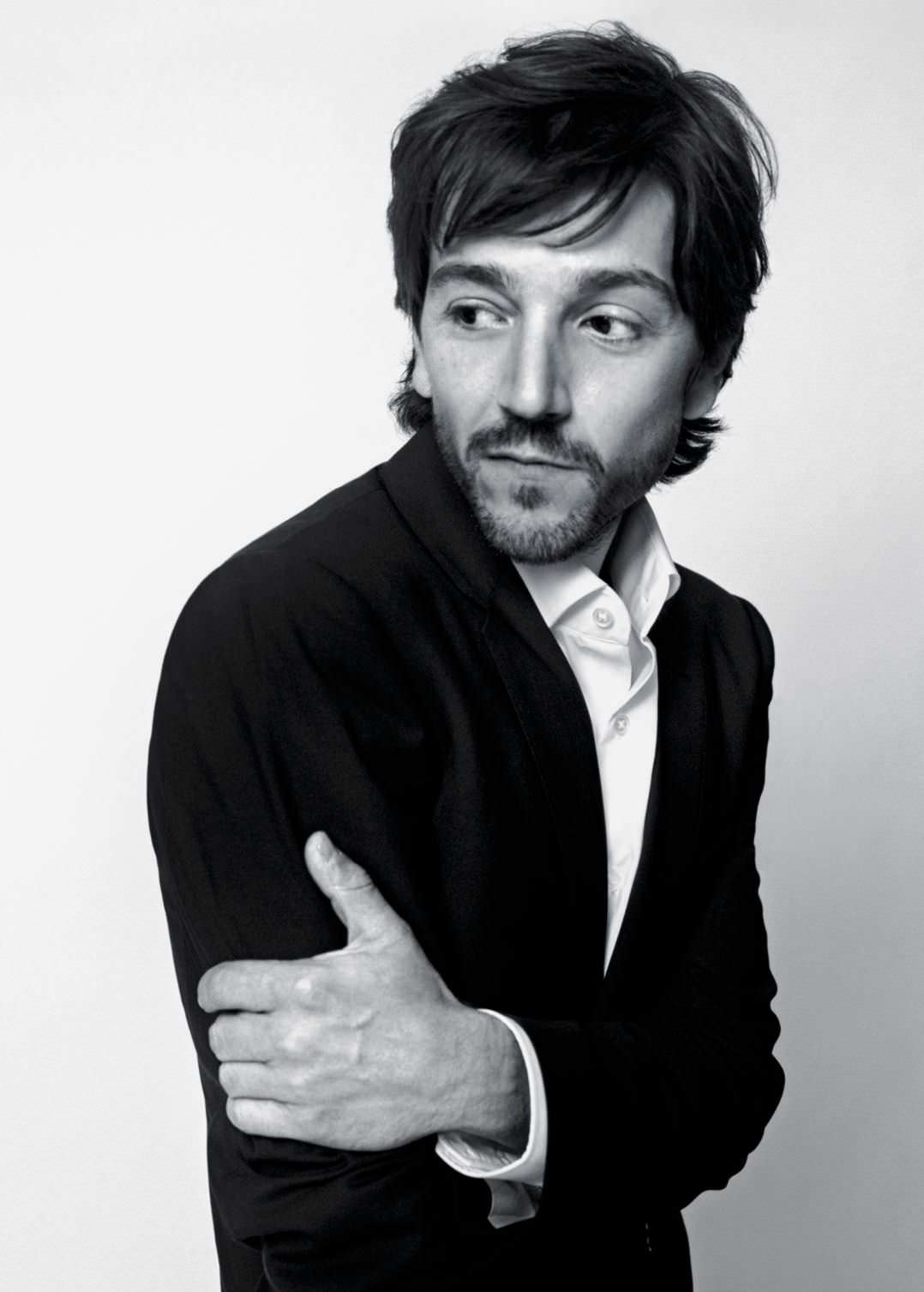Happy Birthday Diego Luna! 