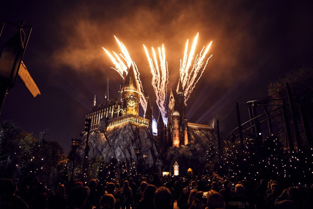 Have a Happy New Year everyone!! Enjoy the rest of your day/night! We’ll timeturn the clocks back for you so you’re back to normal time and can have a NYE with your friends &amp; families. ✨✨✨ #HogsmeadeNYE3