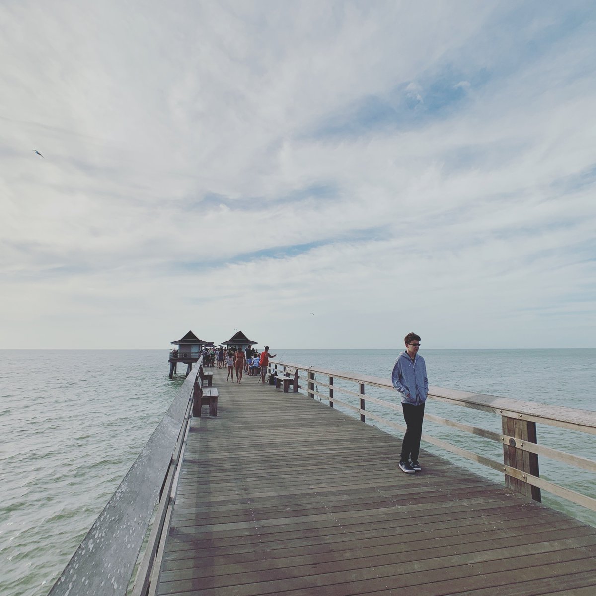 Karl__Reiter's tweet photo. Appreciating what we have. #naplespierbeach #naplesfl #walksinthesunset #gulfofmexico #oceaniscalling #beachlifeπ΄ #florida https://t.co/FKD3dWBWJ6