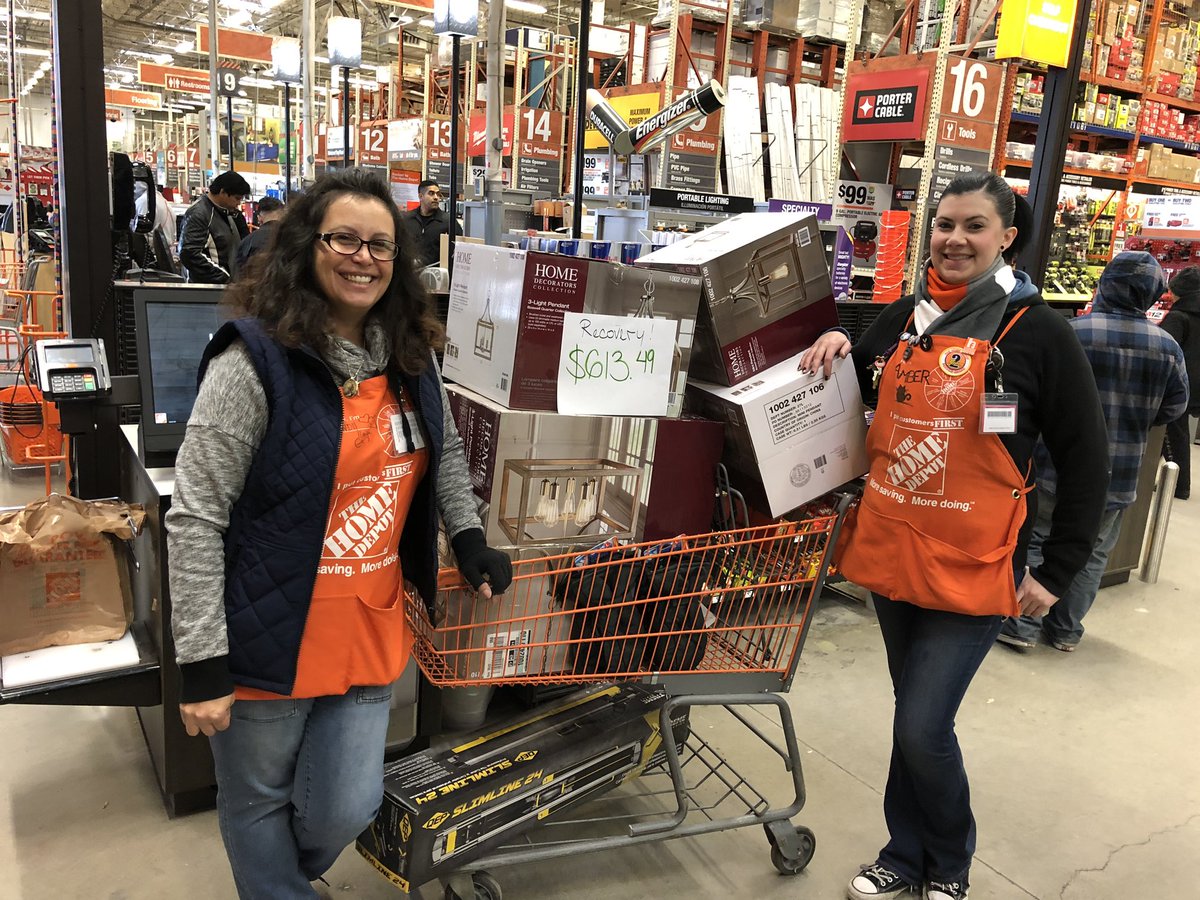 522frontend's tweet photo. Congrats to our new transfer cashier all the way from Las Vegas! Thank you Cindy for showing us what you’re made of with this excellent $613.49 recovery! Welcome to the 0522 family! https://t.co/JEVf0Gx48a