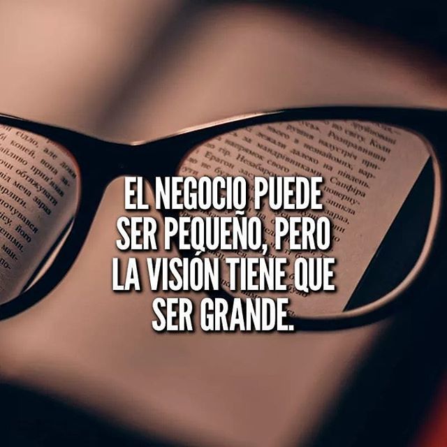 negociosyempren's tweet photo. Sin importar que empieces en un pequeño cuarto o en la sala de tu casa, ten siempre en mente que el tamaño de una empresa es del tamaño de la visión de su fundador. No hay empresas pequeñas, solo empresarios sin visión 🚀
.
.
.
#EstiloEmprendedor #Emp… https://t.co/d6RmpDvOF7 https://t.co/PAsSSJNPOt