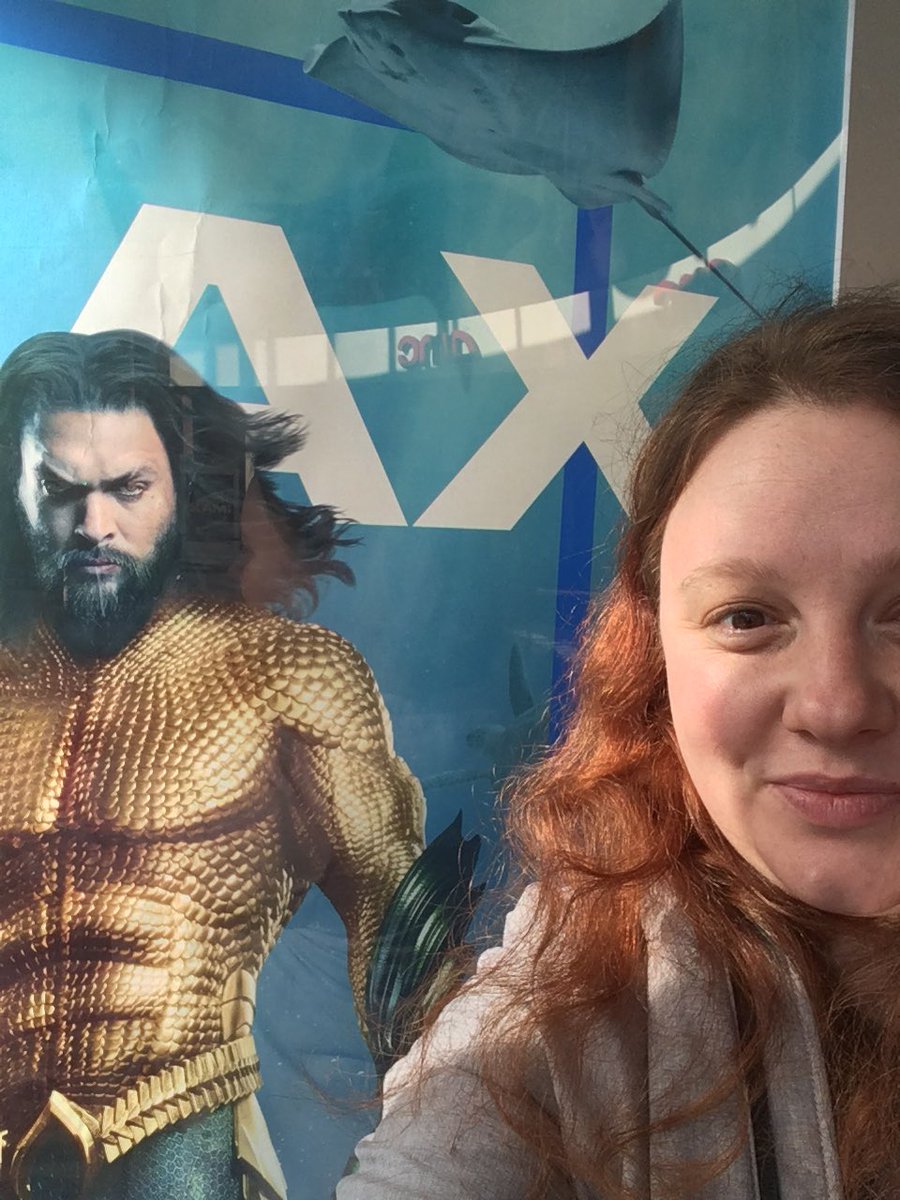 DanniClipper's tweet image. [unbezahlte Werbung] habe in L.A. "Aquaman" gesehen. Mein Lieblingssatzt:
"Redheads-you gotta love them" #aquaman #movie #jasonmamoa