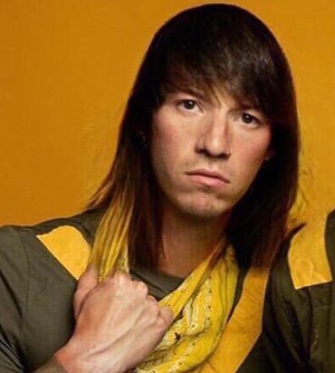 cutmyliip's tweet photo. he looks like a geetar 🎸player named jimmy https://t.co/FbxMRnB59U