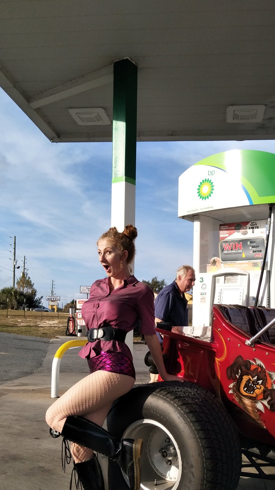 TW Pornstars - Annie Body. Twitter. Just taking a moment out to help this handsome guy pump. 10: