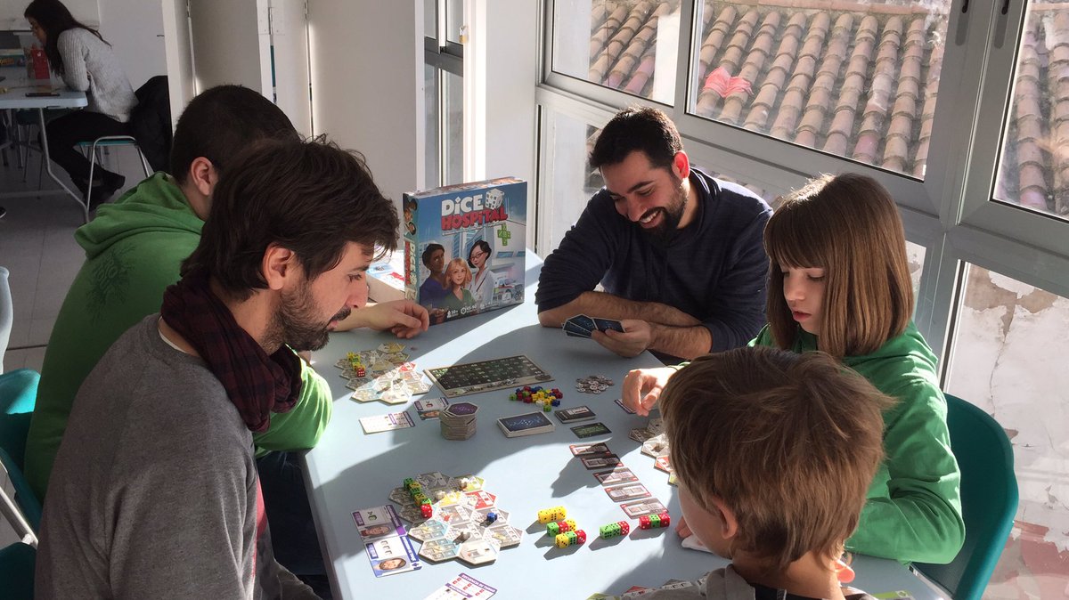 MolinsdeJocs's tweet image. En aquestes festes fem jornades extraordinàries de #jocsdetaula #DiceHospital #KitchenRush #WarChest #Inis