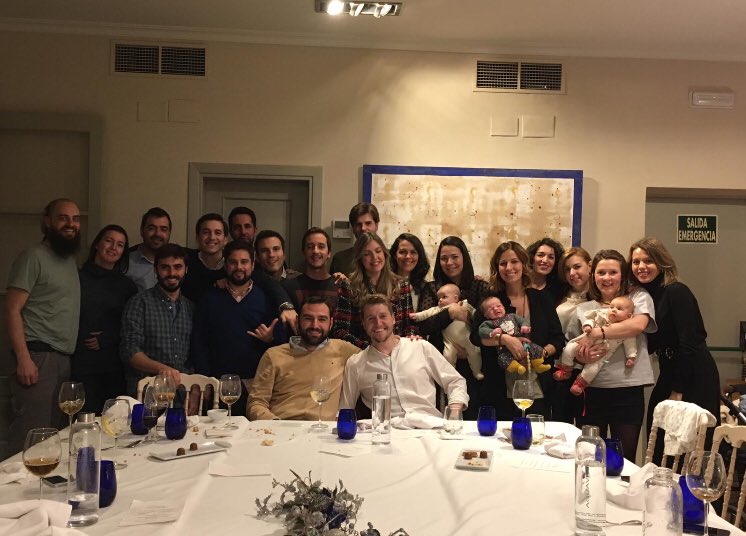 Gracias por la asistencia al accionista mayoritario de <a href="/cervezaspergara/">Cervezas Pergara</a> Don <a href="/pks33ss/">JJ</a> y a todo el elenco de #carmelitos. No se puede pedir más. Que maravilla teneros cerca...